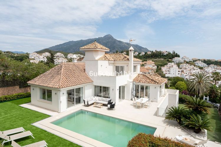 House | Resale in Marbella - Development photo 1