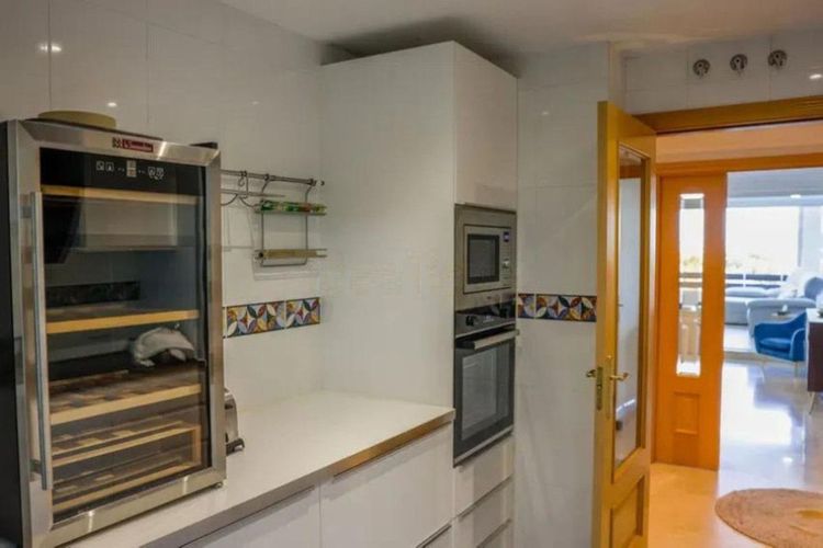 Apartment | Resale in Selwo in Selwo, Selwo - La Concha-Resina Golf, Costa del Sol - Photo 5