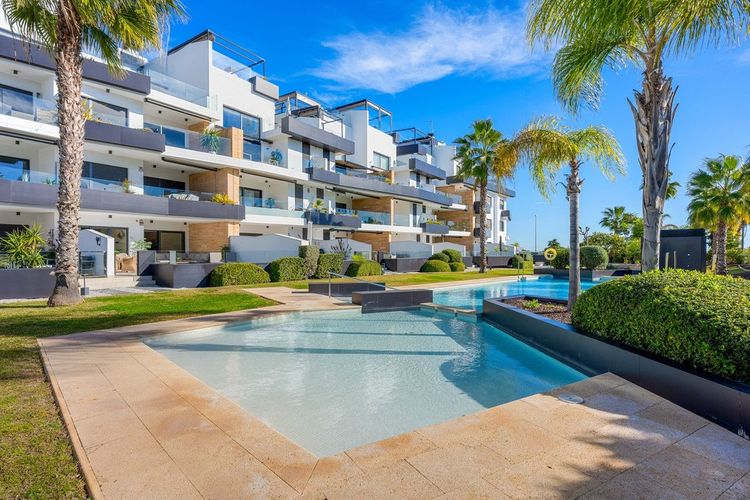 Penthouse | Resale in Villamartin in Villamartin, Costa Blanca - Photo 2