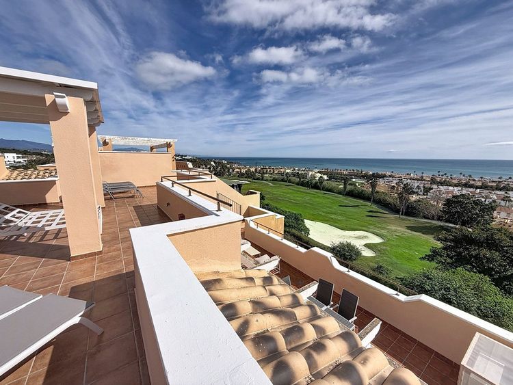 Penthouse | Resale in Doña Julia in Doña Julia, Costa del Sol - Photo 3