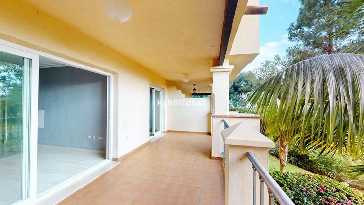 listing card gallery