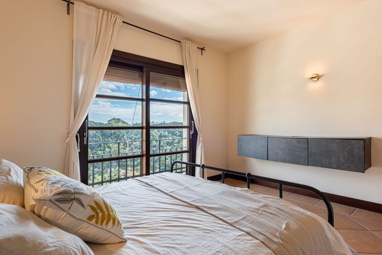 House | Resale in Benahavís in Benahavís Others, Costa del Sol - Photo 5