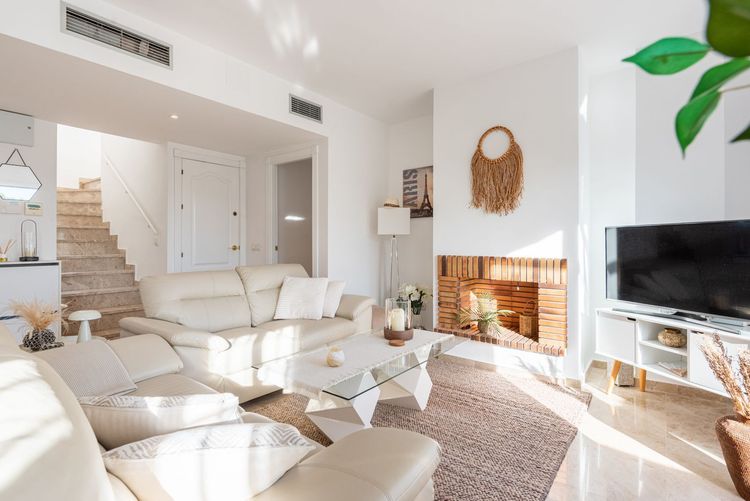 Penthouse | Resale in Nueva Andalucía in Nueva Andalucía Others, Costa del Sol - Photo 3