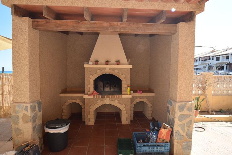 House | Resale in Guardamar del Segura in Guardamar del Segura, Costa Blanca - Photo 4