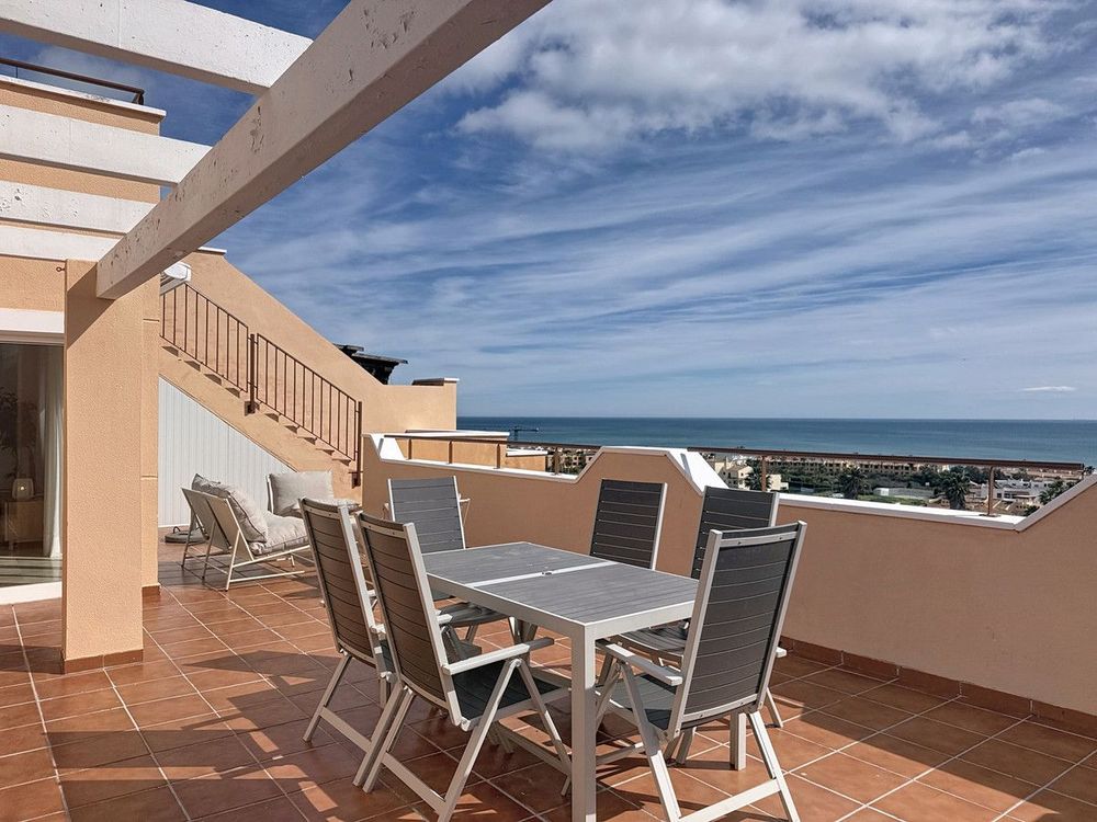 Penthouse | Resale in Doña Julia in Doña Julia, Costa del Sol - Main property photo