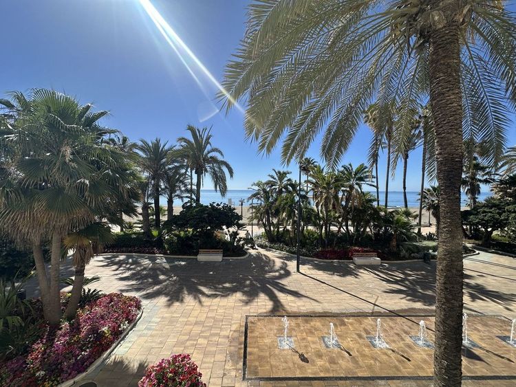 Apartment | Resale in Estepona in Estepona, Costa del Sol - Photo 5