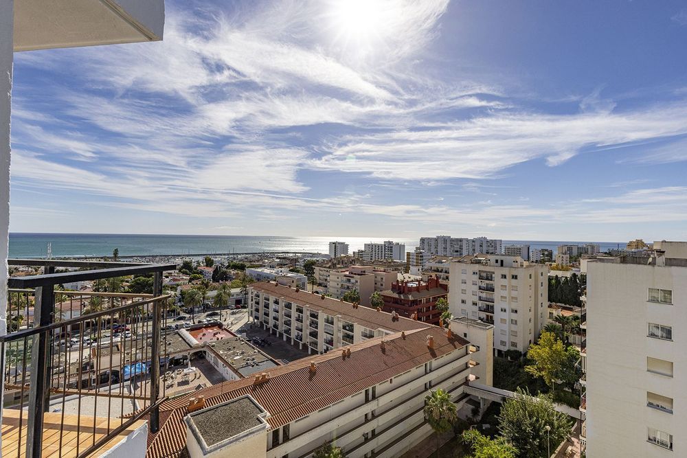 Apartment | Resale in Benalmadena Costa in Benalmadena Costa, Costa del Sol - Main property photo