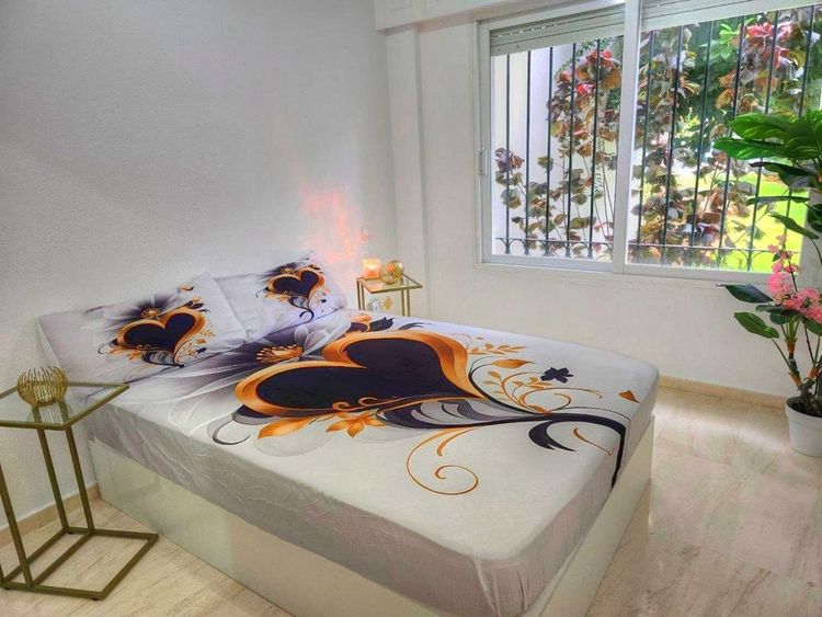 Apartment | Resale in Estepona in Estepona, Costa del Sol - Photo 4