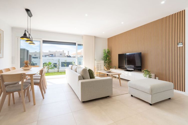 House | Resale in La Cala de Mijas in La Cala de Mijas, Costa del Sol - Photo 5