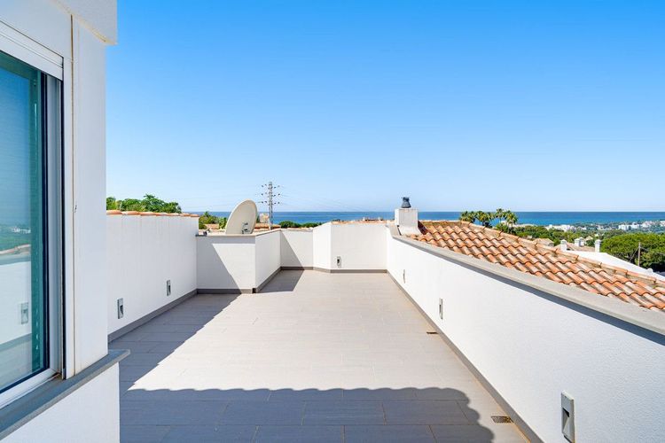 House | Resale in El Rosario in El Rosario, Costa del Sol - Photo 2