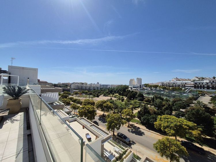 Penthouse | Resale in Estepona in Estepona, Costa del Sol - Photo 3