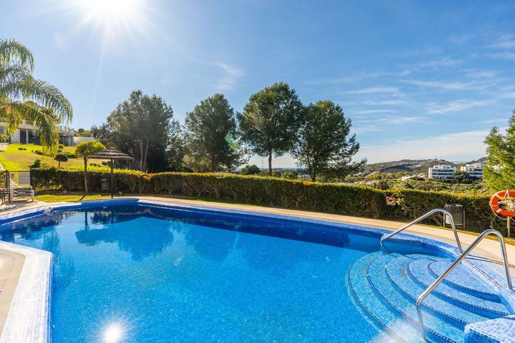 Apartment | Resale in Los Arqueros in Los Arqueros, Costa del Sol - Photo 5