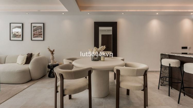 Apartment | Resale in La Quinta in La Quinta, Costa del Sol - Photo 2