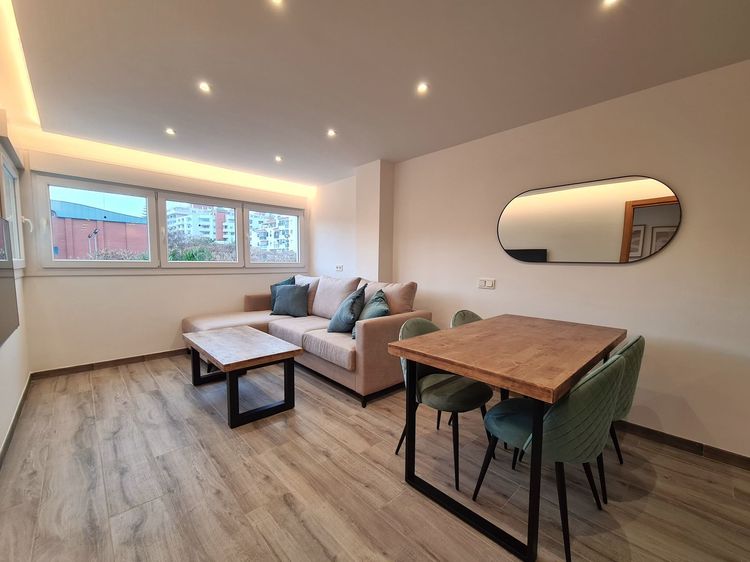 listing card gallery