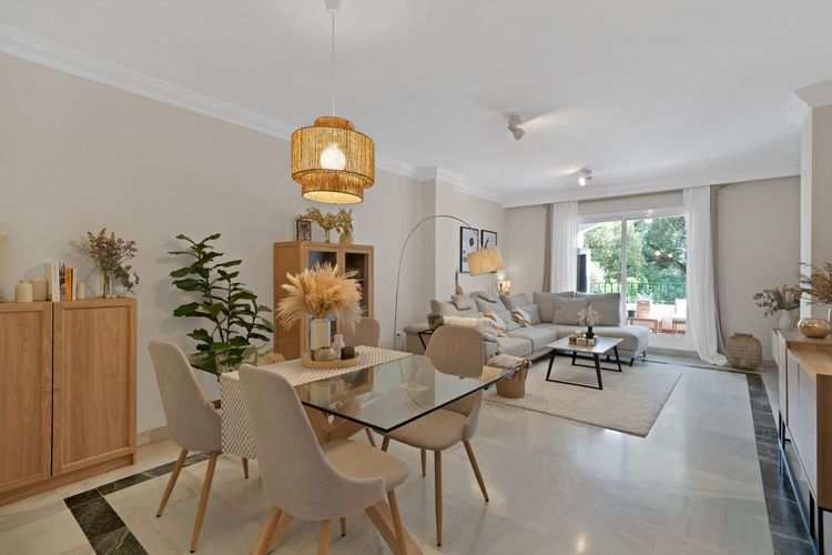 Apartment | Resale in Marbella in Marbella Others, Costa del Sol - Photo 2