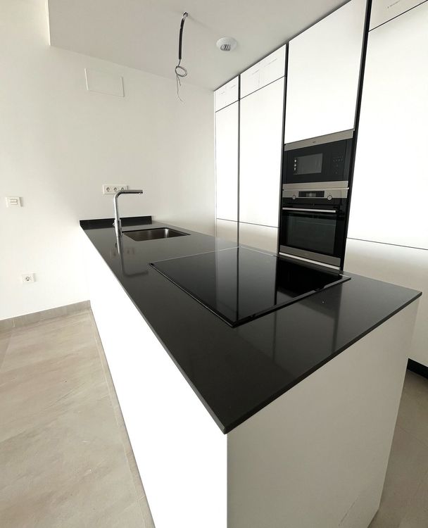 Apartment | Resale in Fuengirola in Fuengirola, Costa del Sol - Photo 5