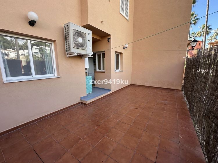 Apartment | Resale in Carib Playa in Carib Playa, Costa del Sol - Photo 4