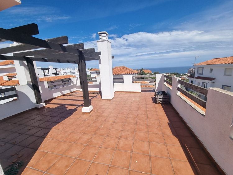 House | Resale in La Duquesa - Development photo 1