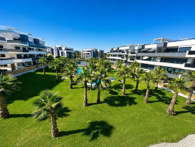 Apartment | Resale in Los Altos in Costa Blanca - Photo 2