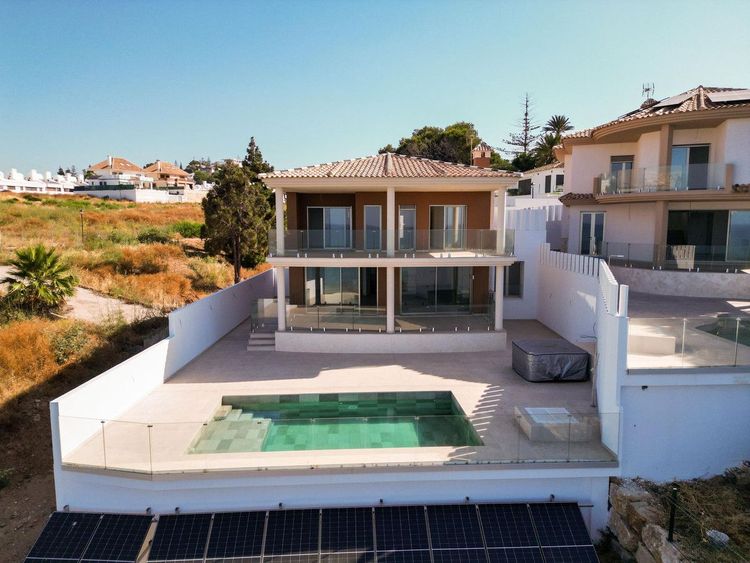 House | Resale in La Cala in La Cala, Costa del Sol - Photo 3
