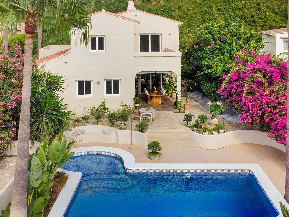 House | Resale in Calahonda in Calahonda, Costa del Sol - Main property photo
