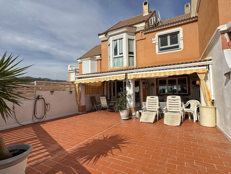 House | Resale in Rincón de la Victoria in Rincón de la Victoria, Costa del Sol - Photo 3