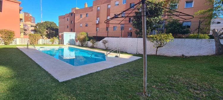 Apartment | Resale in Torremolinos in Torremolinos Others, Costa del Sol - Photo 2