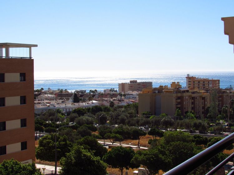 Apartment | Resale in El Pinillo in El Pinillo, Costa del Sol - Photo 5