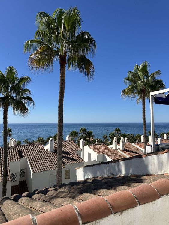 listing card gallery