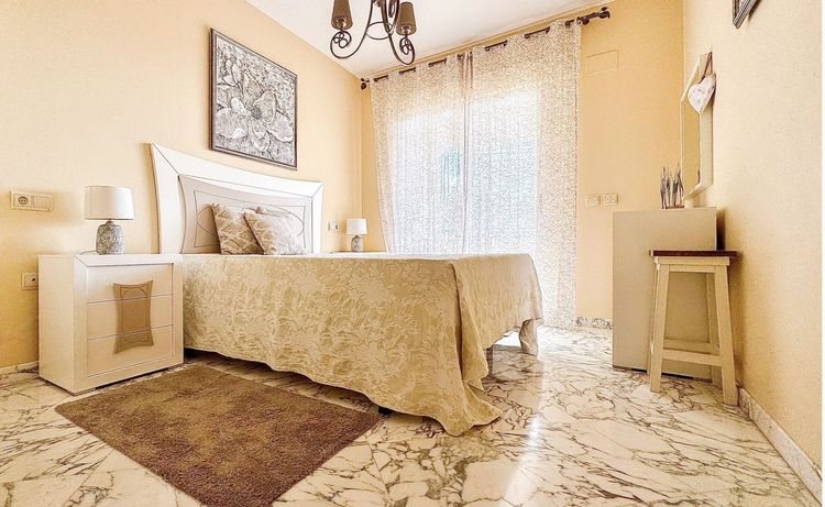 Apartment | Resale in El Faro in El Faro, Costa del Sol - Photo 4