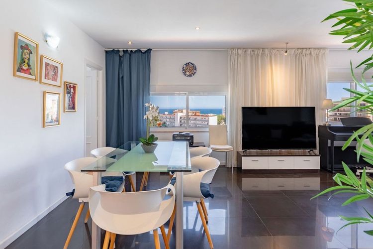 Penthouse | Resale in La Carihuela in La Carihuela, Costa del Sol - Photo 2