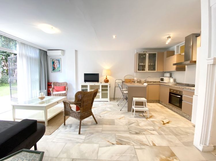 Apartment | Resale in Marbella in Marbella, Costa del Sol - Photo 4