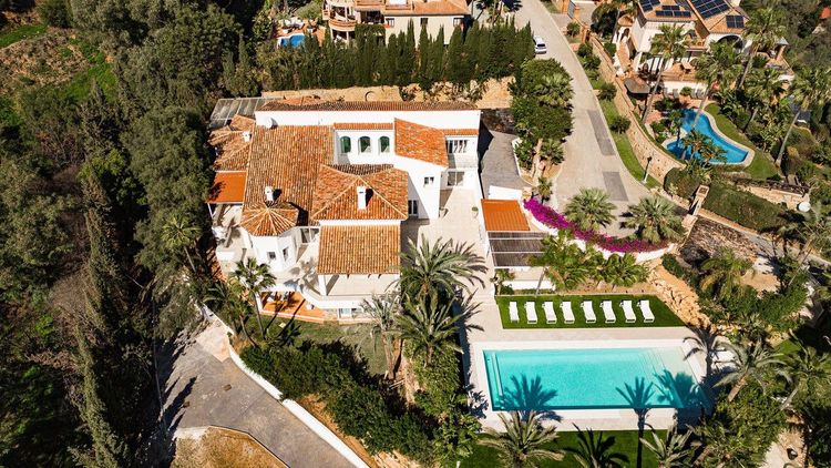House | Resale in Hacienda Las Chapas in Hacienda Las Chapas, Costa del Sol - Photo 2