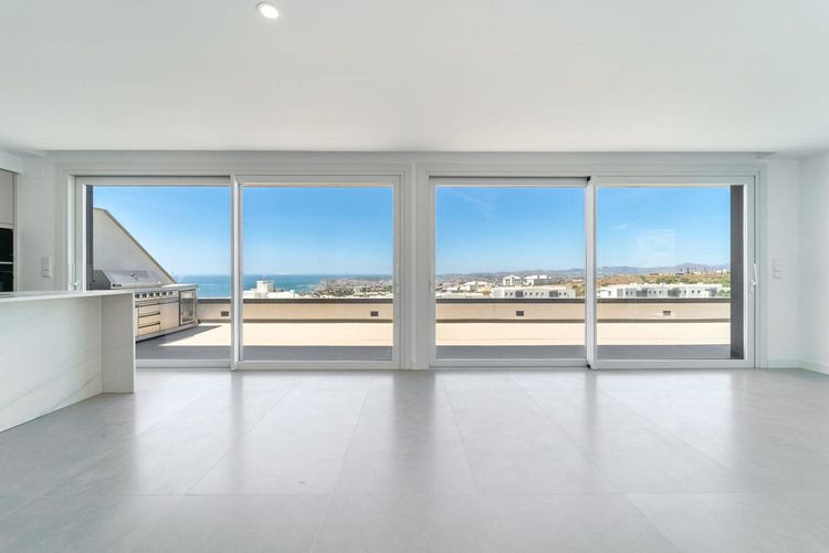 Penthouse | Resale in Higueron in Higueron, Costa del Sol - Photo 3
