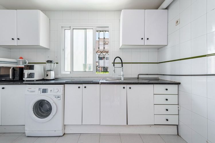 Apartment | Resale in Torremuelle in Torremuelle, Costa del Sol - Photo 4