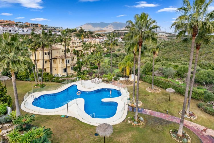 Penthouse | Resale in Casares Playa in Casares Playa, Costa del Sol - Photo 2