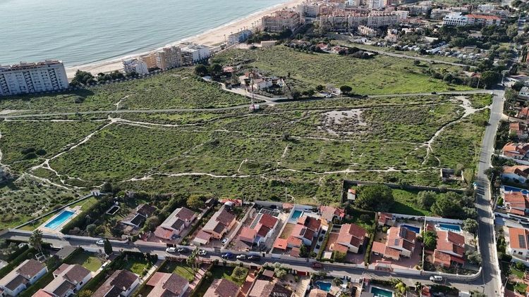 House | Resale in El Campello in El Campello, Costa Blanca - Photo 2
