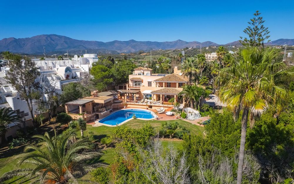 House | Resale in New Golden Mile in New Golden Mile, Costa del Sol - Main property photo