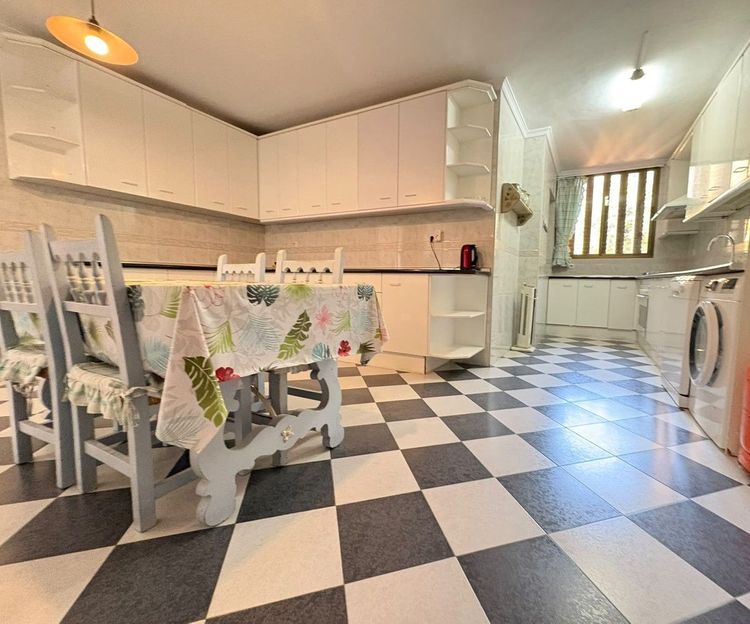 Apartment | Resale in Marbella in Marbella Others, Costa del Sol - Photo 4