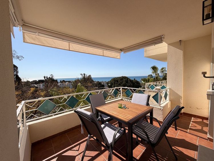 Apartment | Resale in Costabella in Costabella, Costa del Sol - Photo 3