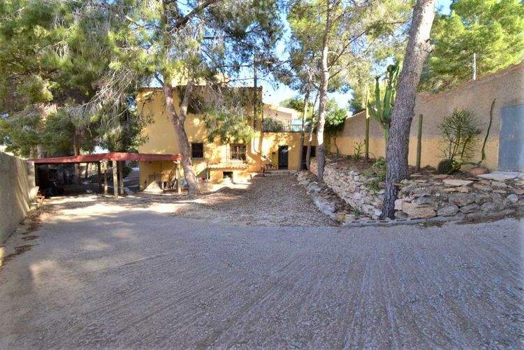 House | Resale in Villamartin in Villamartin, Costa Blanca - Photo 4
