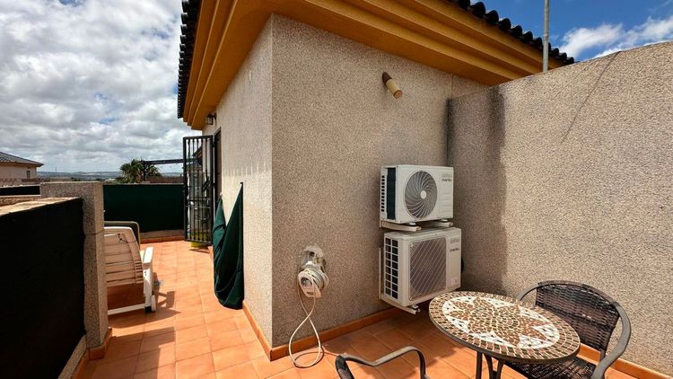 House | Resale in Los Montesinos in Los Montesinos, Costa Blanca - Photo 4