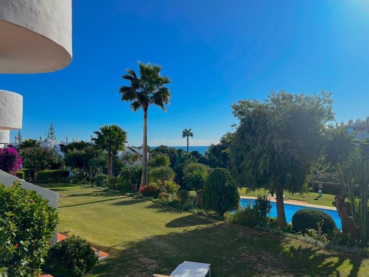 Apartment | Resale in Calahonda - Development photo 1