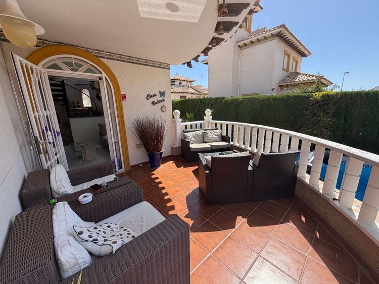 House | Resale in Villamartin in Villamartin, Orihuela Costa, Costa Blanca - Photo 4