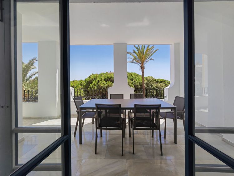 Apartment | Resale in Puerto de Cabopino in Puerto de Cabopino, Costa del Sol - Photo 5