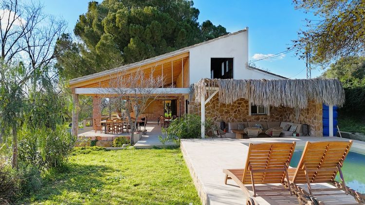 listing card gallery