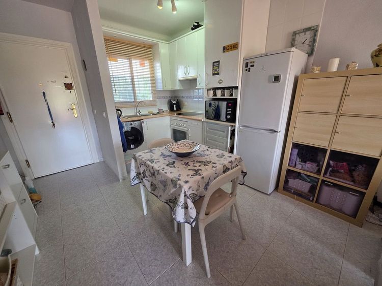 Apartment | Resale in Torrox Costa in Torrox Costa, Costa del Sol - Photo 4