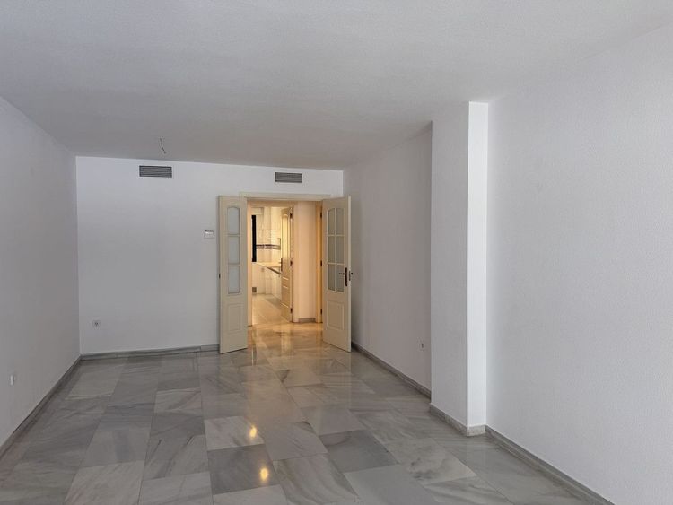 Apartment | Resale in Marbella in Marbella Others, Costa del Sol - Photo 4