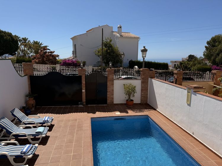 House | Resale in Nerja in Nerja, Costa del Sol - Photo 4
