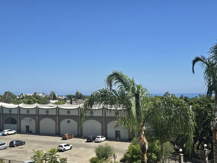 Apartment | Resale in The Golden Mile in The Golden Mile, Costa del Sol - Photo 5